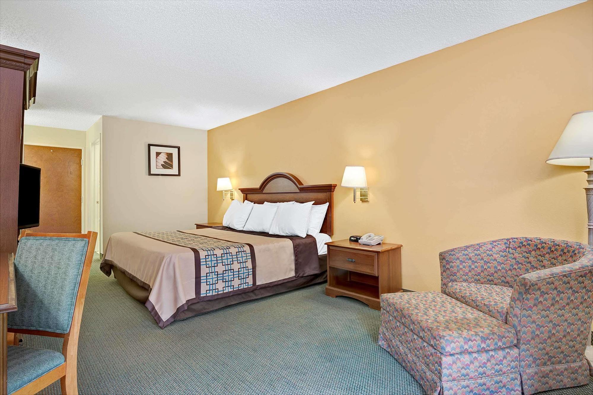 Days Inn By Wyndham Burlington East Haw River Exterior foto